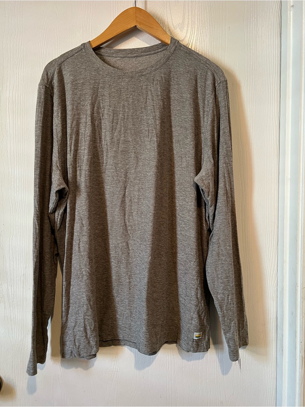Vuori Strato Tech long sleeve Top Shirt Heather Grey men Sz XL